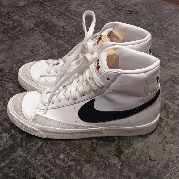 NIKE BLAZER MID 77 Vintage Athletic Sneakers White & Black Size 7.5Lace Up v - Picture 1 of 6